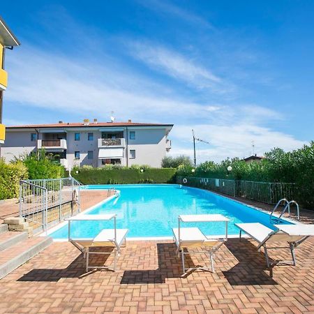 Garden Residence Appartamento Con Terrazzo E Piscina 代森扎诺-德尔加达 外观 照片