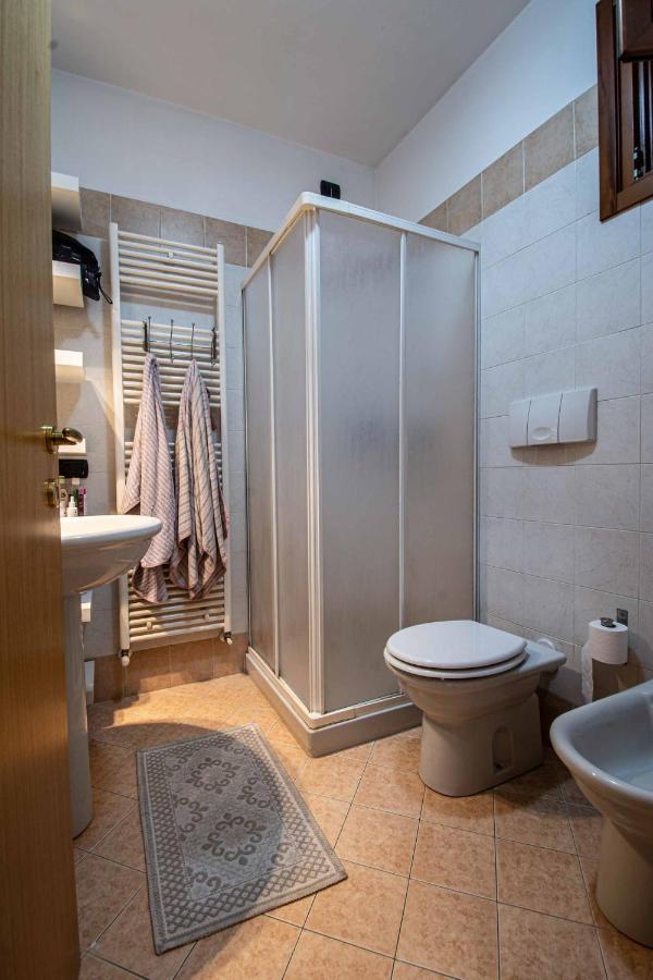 Garden Residence Appartamento Con Terrazzo E Piscina 代森扎诺-德尔加达 外观 照片